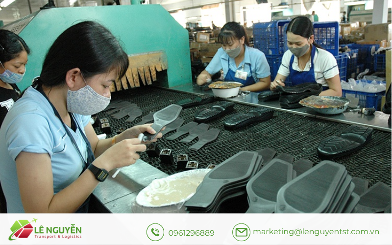 Kết nối gia công hàng hóa với hệ thống báo cáo, đối tác và cơ quan hải quan