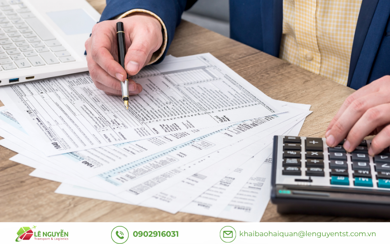 Hàng phi mậu dịch có phải đóng thuế nhập khẩu không?